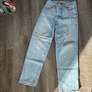 Universal Thread Light Blue Women's Straight Leg Jeans